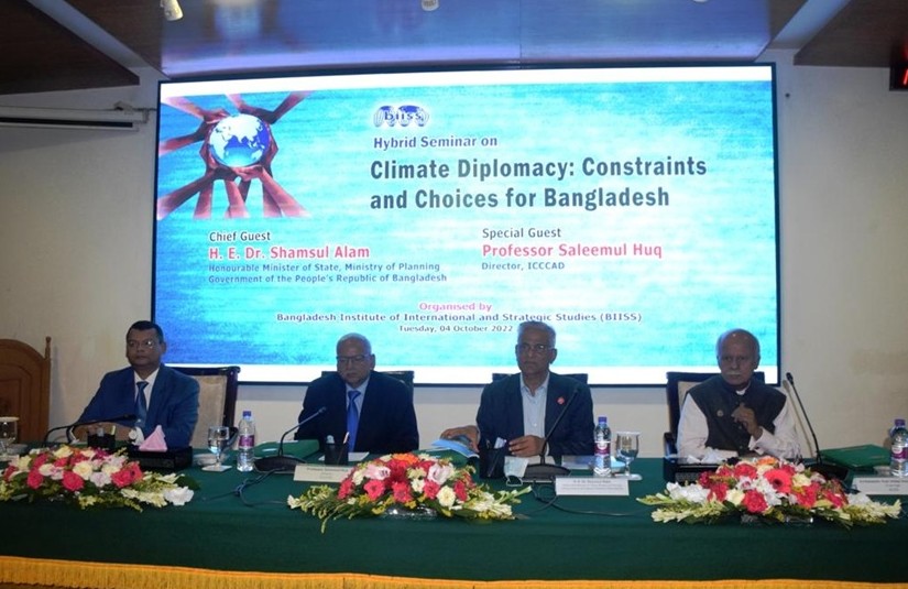 Hybrid Seminar on Climate Diplomacy: Constraints and Choices for Bangladesh on 04 October 2022